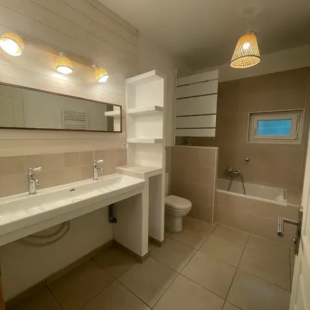 Holiday home Maison A Moins De 5 Minutes De La Soulac-sur-Mer